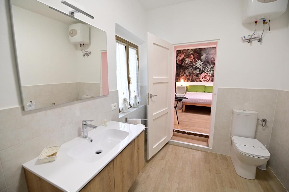 La Casa Di Odessa Bed & Breakfast Arcevia Ngoại thất bức ảnh